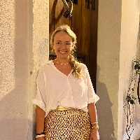 Karin  Murra