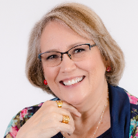 Shelley Adams